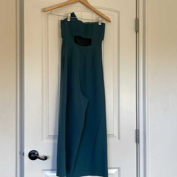 Elegant green jumpsuit. Perfect for an evening outing - Picture 3 of 4